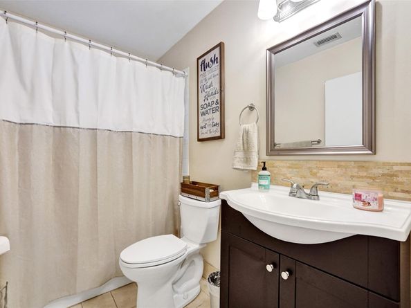 895 SW 180th Ter, Pembroke Pines FL 33029