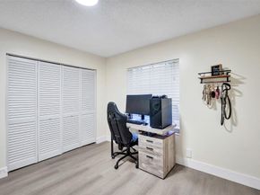 895 SW 180th Ter, Pembroke Pines FL 33029
