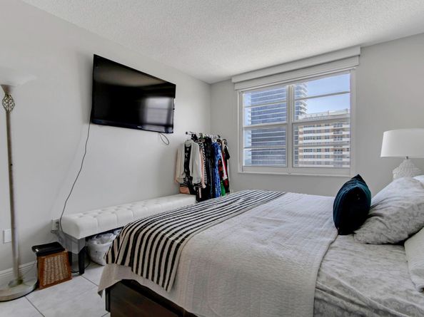 1950 S Ocean Drive 17e, Hallandale Beach FL 33009