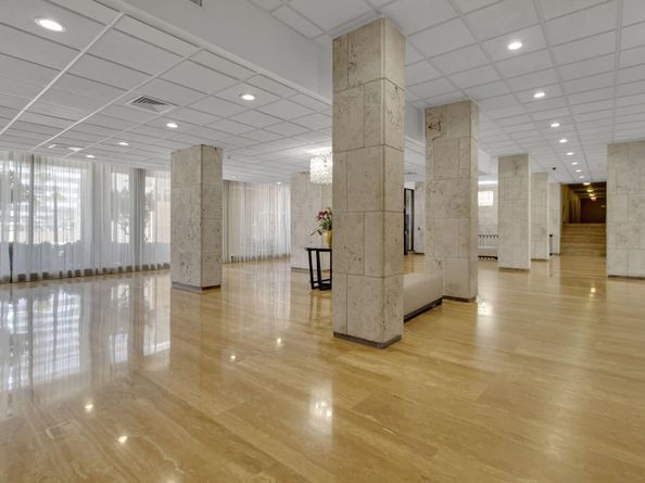 1950 S Ocean Drive 17e, Hallandale Beach FL 33009