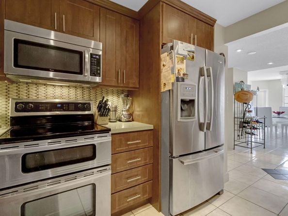 1950 S Ocean Drive 17e, Hallandale Beach FL 33009