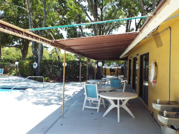 3001 N Oakland Forest Dr 202, Oakland Park FL 33309