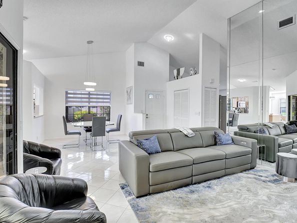 5899 Parkwalk Circle W, Boynton Beach FL 33472