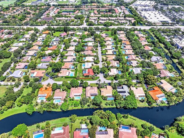 611 NW 99th Ter, Coral Springs FL 33071