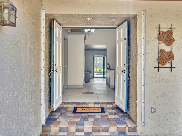611 NW 99th Ter, Coral Springs FL 33071