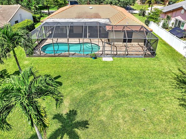 611 NW 99th Ter, Coral Springs FL 33071