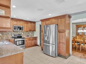 611 NW 99th Ter, Coral Springs FL 33071