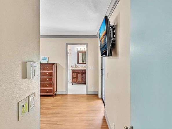 611 NW 99th Ter, Coral Springs FL 33071