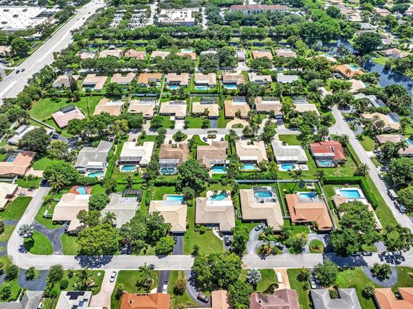 611 NW 99th Ter, Coral Springs FL 33071