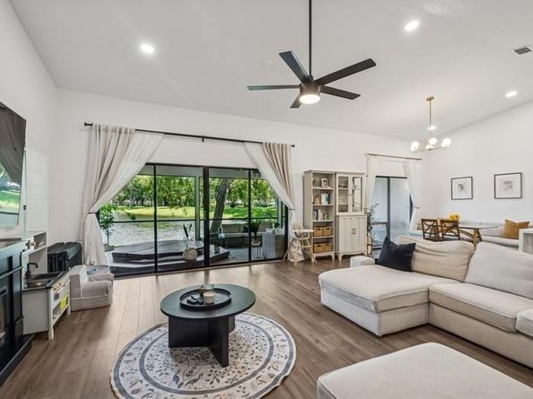 416 Deer Creek Lake Point South Ln 416, Deerfield Beach FL 33442