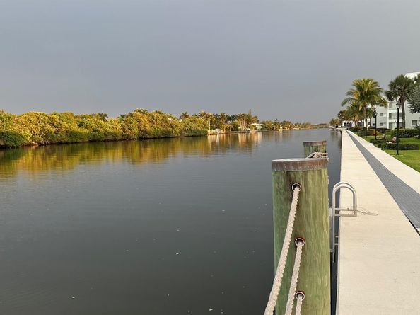 17 Colonial Club Drive 305, Boynton Beach FL 33435