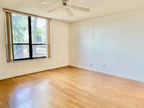 6451 N University Drive 107, Tamarac FL 33321