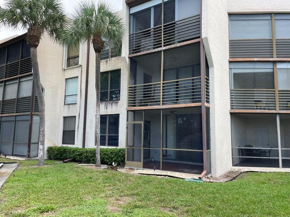 6451 N University Drive 107, Tamarac FL 33321