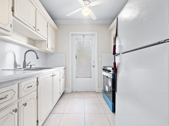 2500 NE 9th St 308, Fort Lauderdale FL 33304