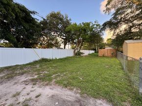3913 SW 28th St, West Park FL 33023