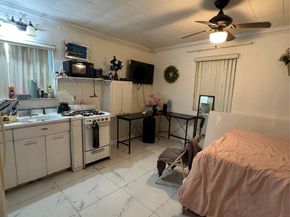 3913 SW 28th St, West Park FL 33023