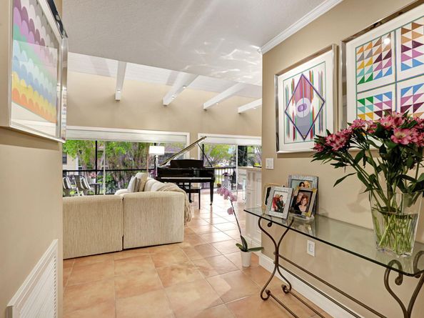 6890 Willow Wood Drive 206, Boca Raton FL 33434