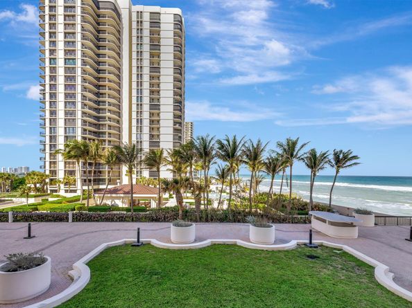 5380 N Ocean Drive 14b, Singer Island FL 33404