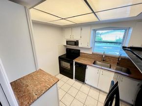 2805 Crosley Drive E B, West Palm Beach FL 33415