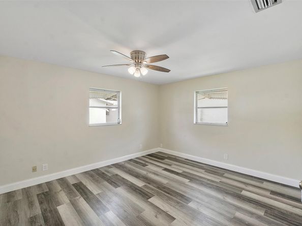 8961 NW 12th St, Plantation FL 33322