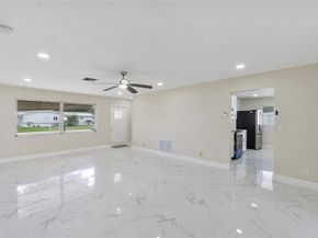 8961 NW 12th St, Plantation FL 33322