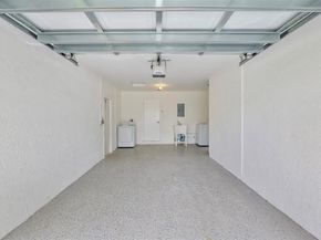 8961 NW 12th St, Plantation FL 33322