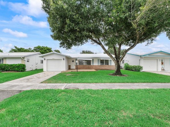 8961 NW 12th St, Plantation FL 33322