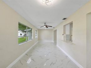 8961 NW 12th St, Plantation FL 33322