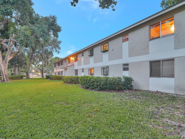 116 Gardens Drive 202, Pompano Beach FL 33069