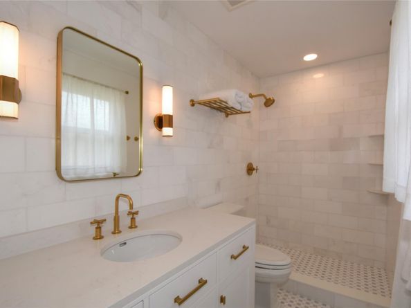 1911 NE 41st St, Fort Lauderdale FL 33308