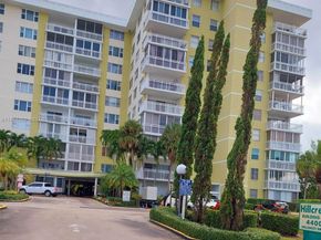 4400 Hillcrest Dr 1005a 1005A, Hollywood FL 33021
