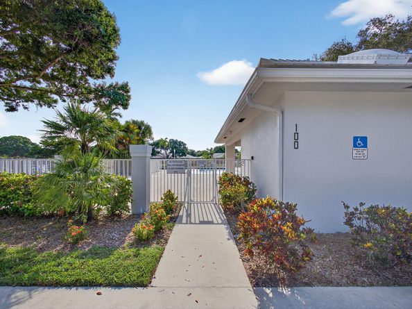 4502 Lakemont Court, Palm Beach Gardens FL 33403