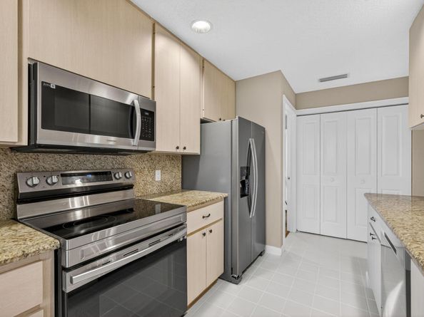 4502 Lakemont Court, Palm Beach Gardens FL 33403