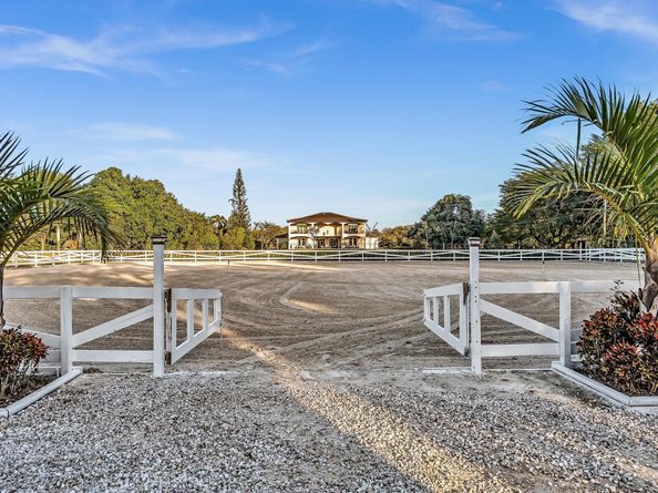 5360 Volunteer Rd, Southwest Ranches FL 33330