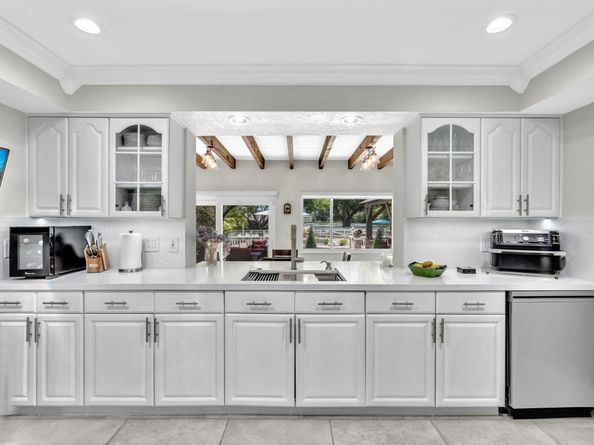 5360 Volunteer Rd, Southwest Ranches FL 33330