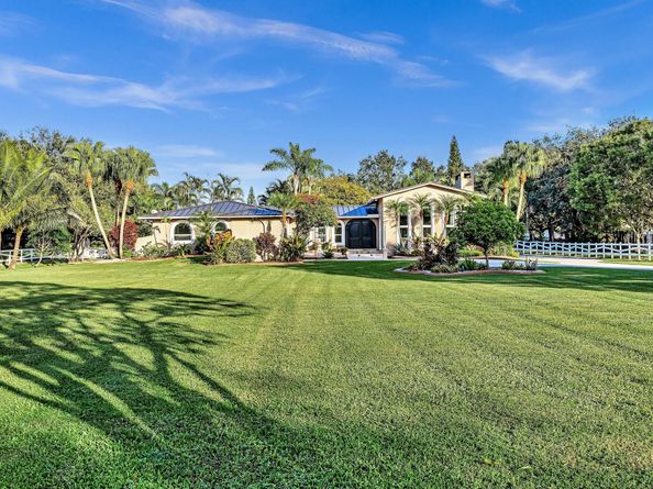 5360 Volunteer Rd, Southwest Ranches FL 33330