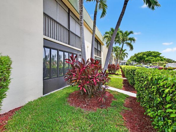 15217 Lakes Of Delray Boulevard 92, Delray Beach FL 33484
