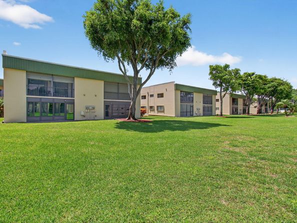 15217 Lakes Of Delray Boulevard 92, Delray Beach FL 33484