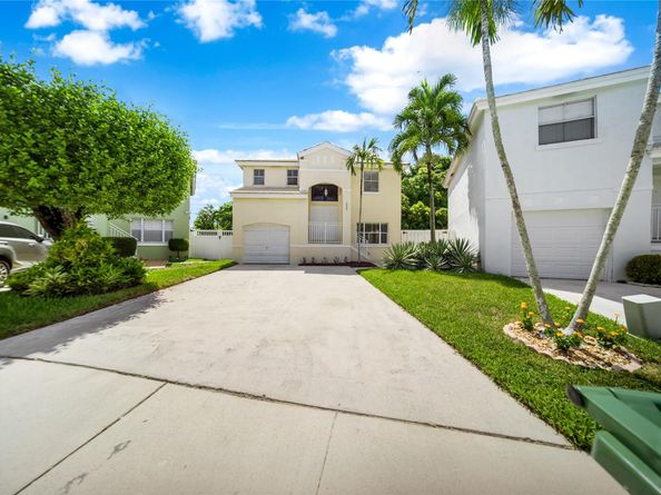 6440 Fern St, Margate FL 33063