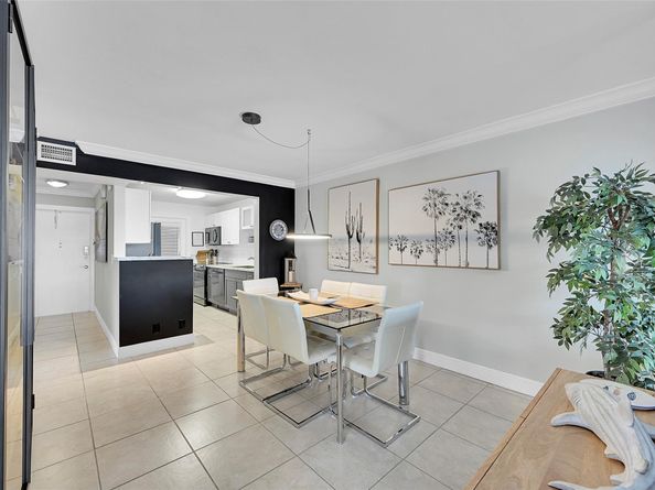 300 Golden Isles Dr 311, Hallandale Beach FL 33009