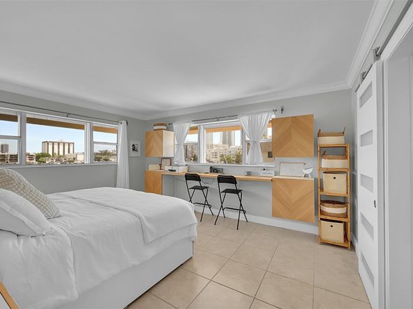 300 Golden Isles Dr 311, Hallandale Beach FL 33009