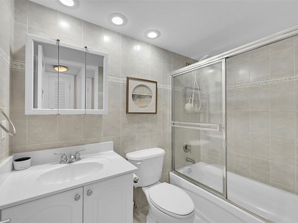 300 Golden Isles Dr 311, Hallandale Beach FL 33009