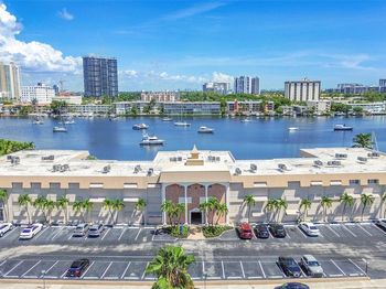 300 Golden Isles Dr
