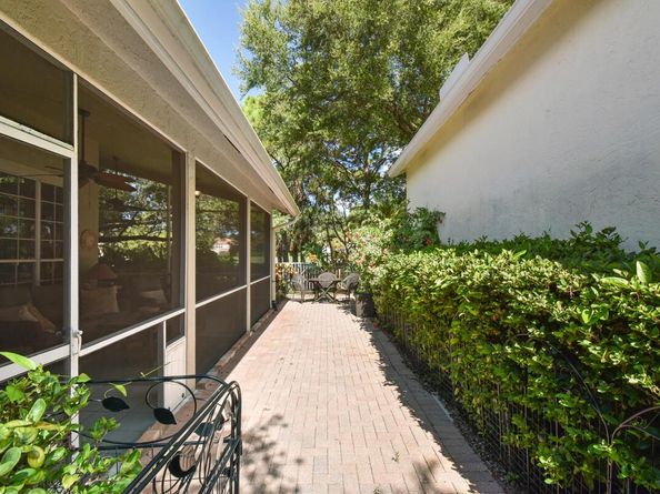 6861 Briarlake Circle, Palm Beach Gardens FL 33418