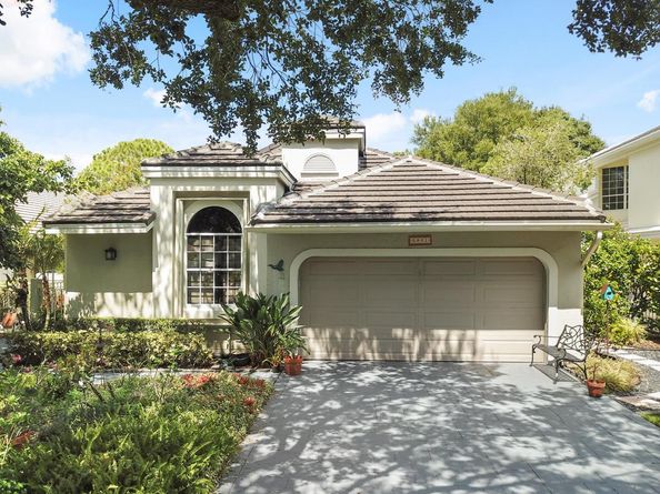 6861 Briarlake Circle, Palm Beach Gardens FL 33418
