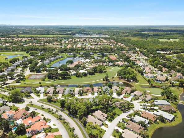 6861 Briarlake Circle, Palm Beach Gardens FL 33418