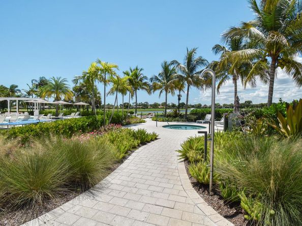 6861 Briarlake Circle, Palm Beach Gardens FL 33418