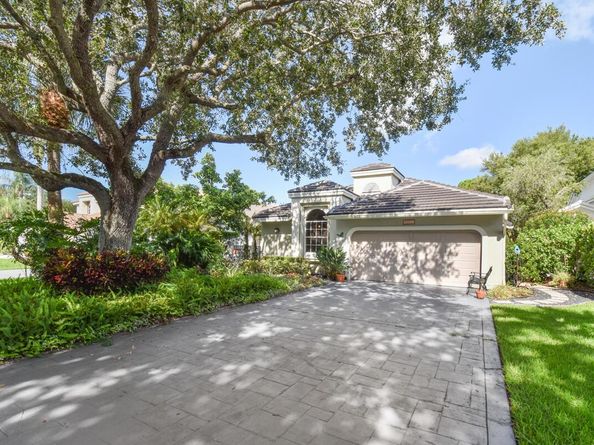 6861 Briarlake Circle, Palm Beach Gardens FL 33418