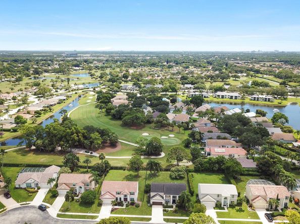 6861 Briarlake Circle, Palm Beach Gardens FL 33418