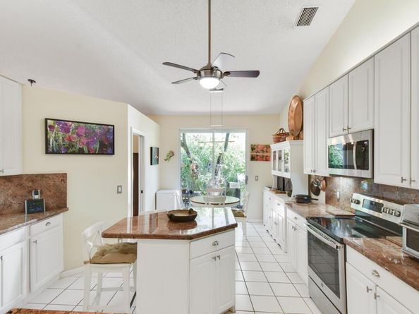 6861 Briarlake Circle, Palm Beach Gardens FL 33418